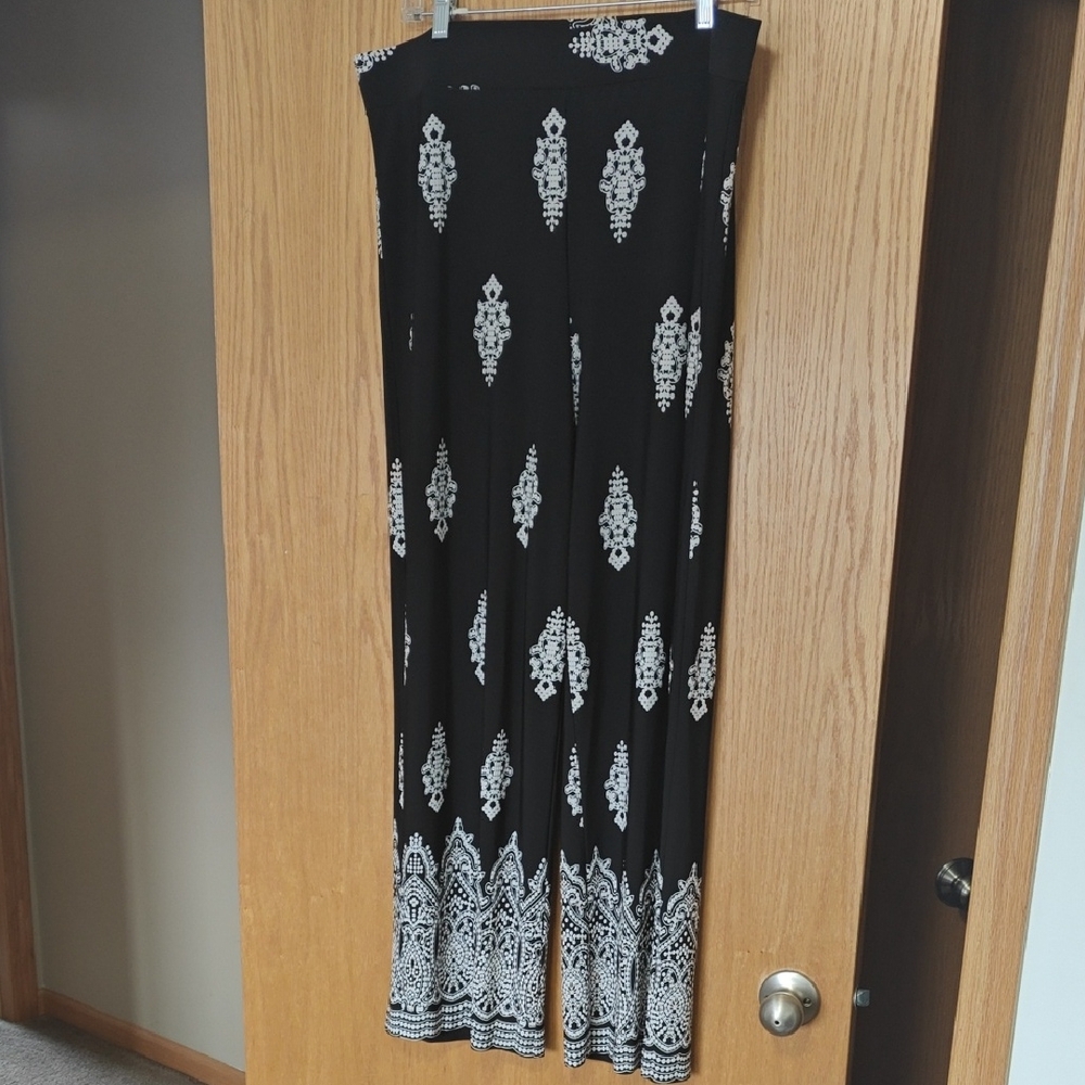 Roz & Ali Black and White Pants Size XL